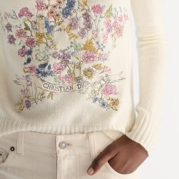 Dior White Cashmere Knit with Multicolor Dior Star Motif Embroidered Sweater - Picture 3 of 11